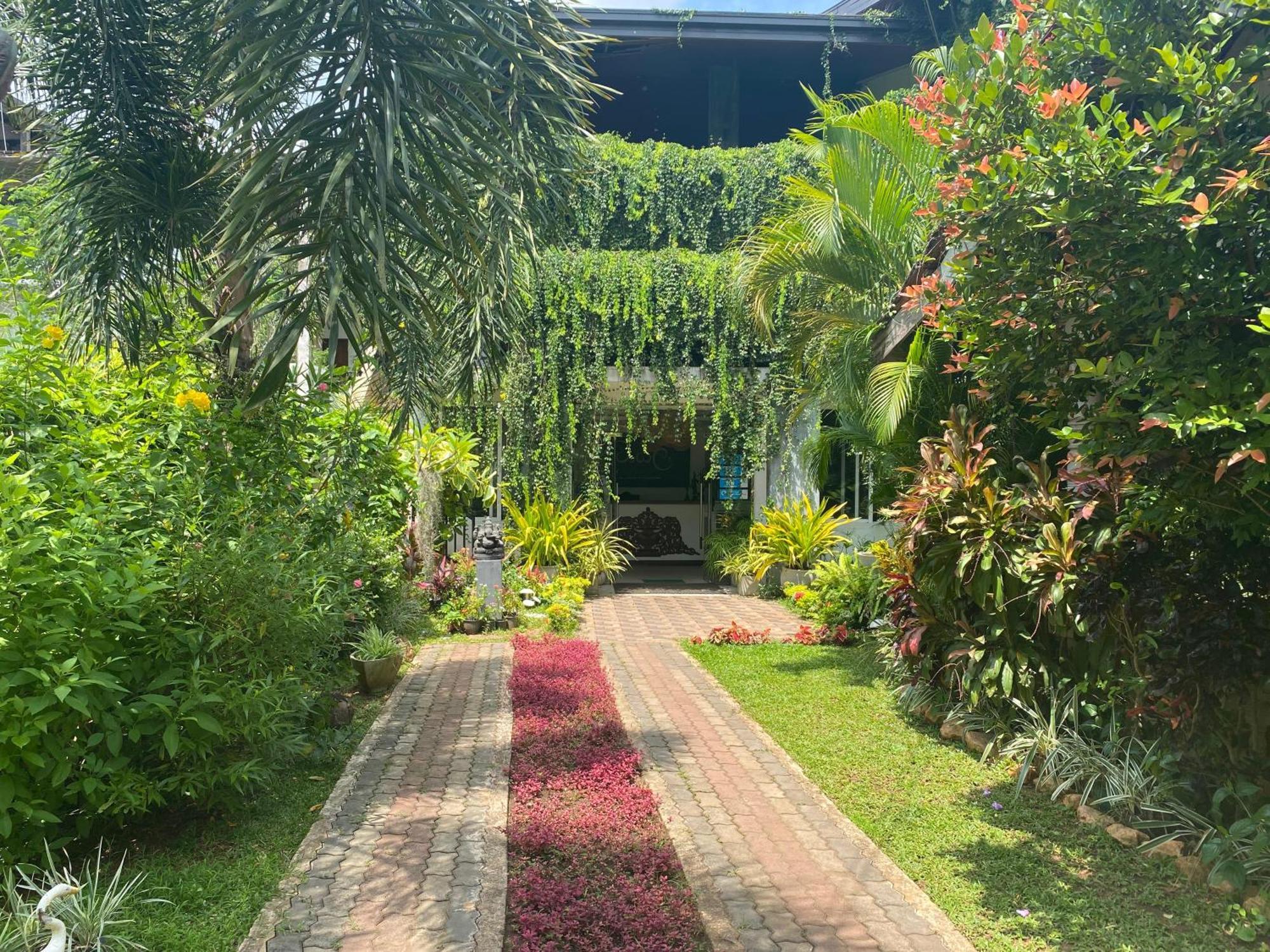 Hotel Waasala Leisure Anuradhapura Esterno foto